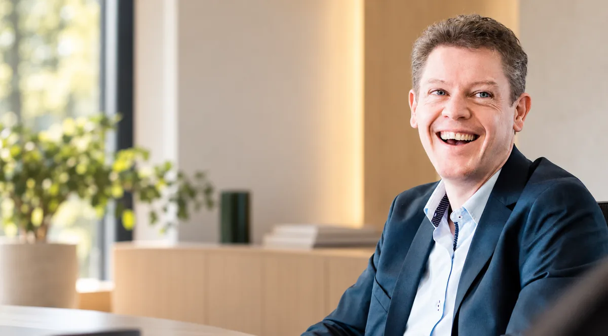 Stefan Peetroons laughing during a conversation